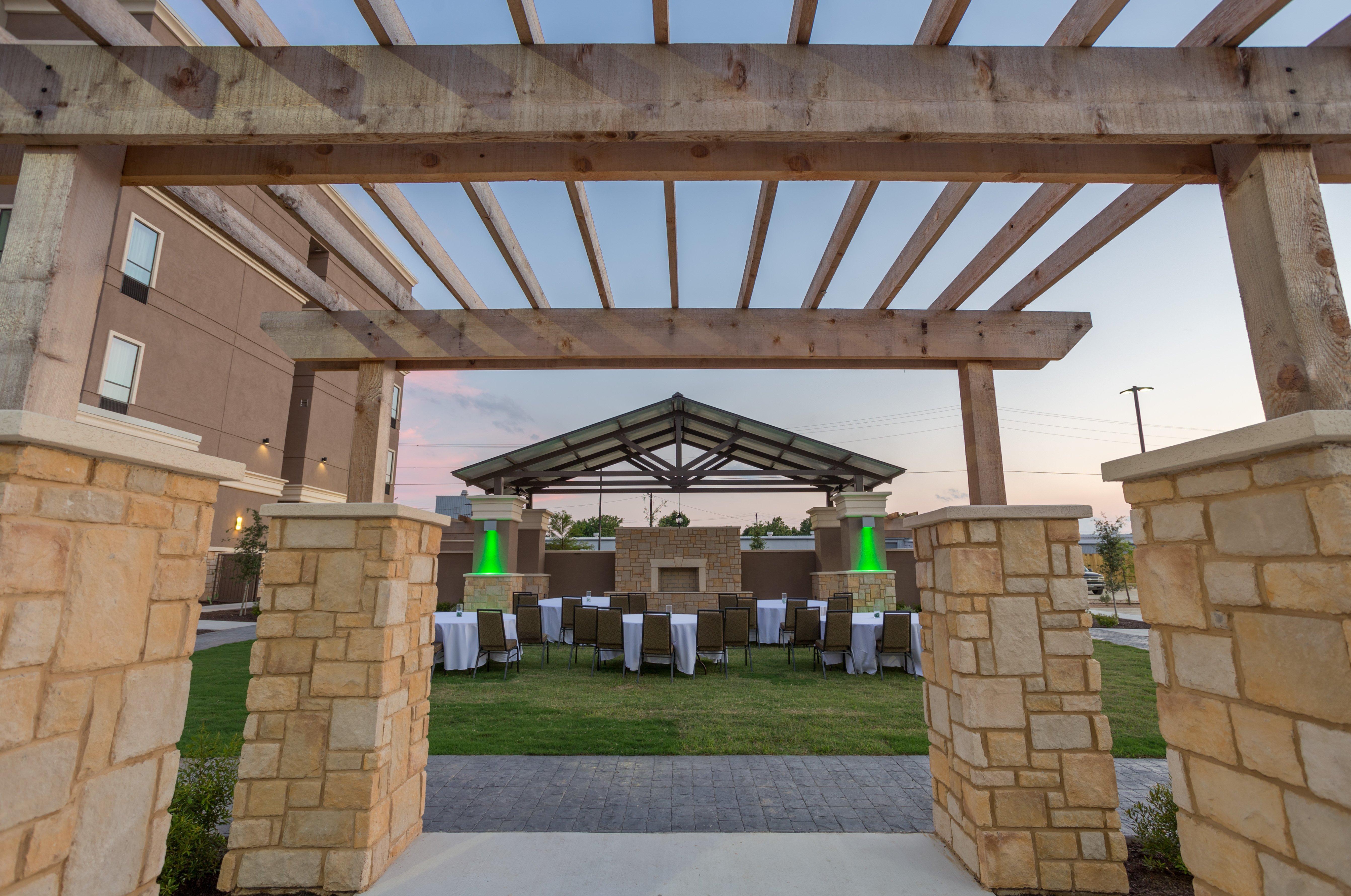 Holiday Inn San Marcos Convention Center By Ihg Exterior photo