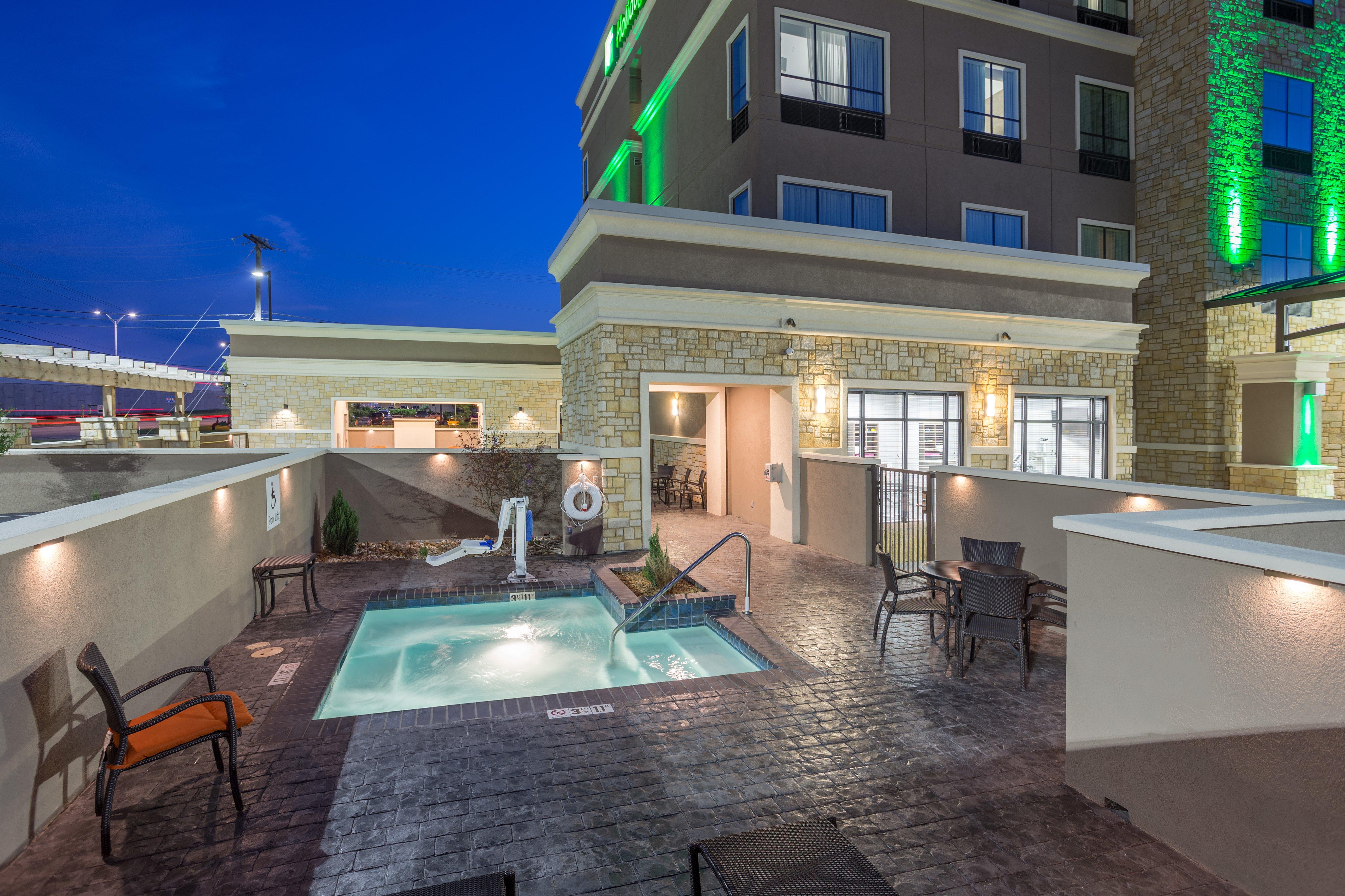 Holiday Inn San Marcos Convention Center By Ihg Exterior photo